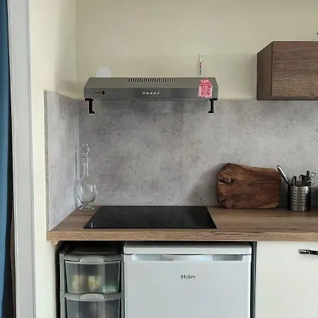 아파트 Quiet With Private Parking