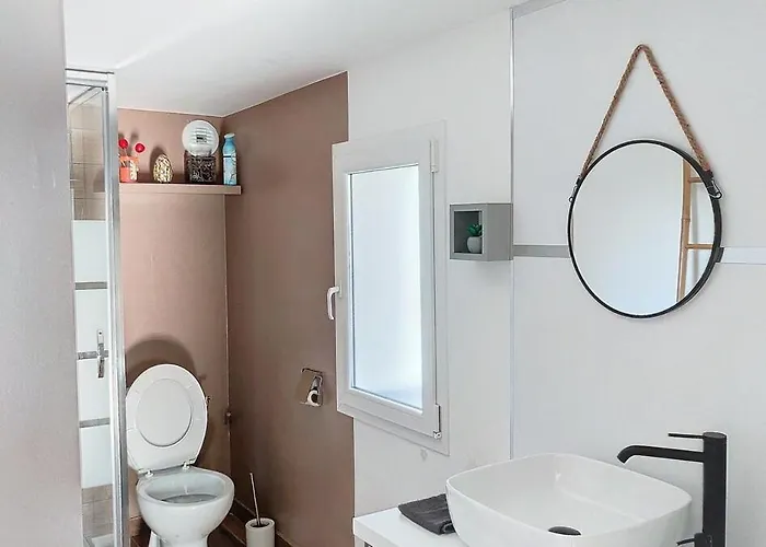 Quiet With Private Parking *