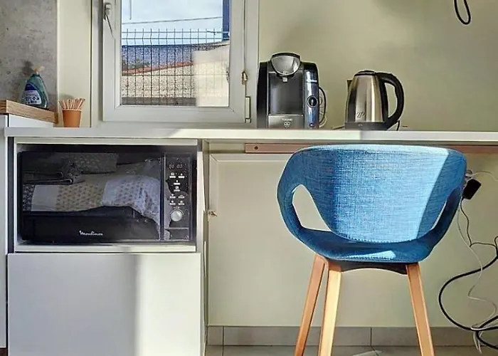 Quiet With Private Parking *